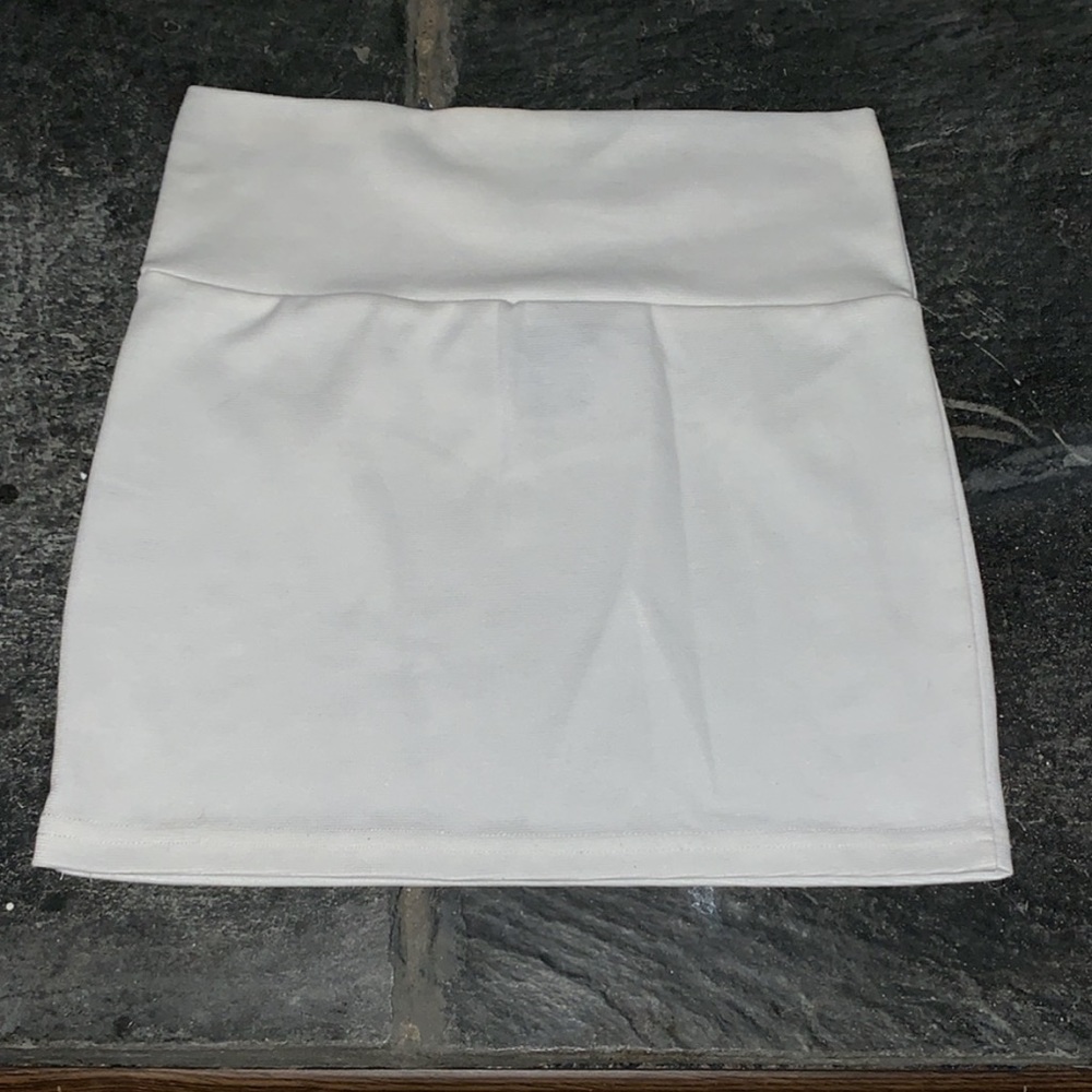 White Body con skirt